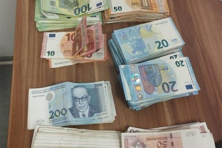 Na Svilaju otkriveno 21.560 eura, evo kako je vozač kažnjen